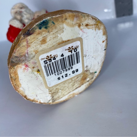 Santa carrying toy bag Christmas figurine - Picture 6 of 6